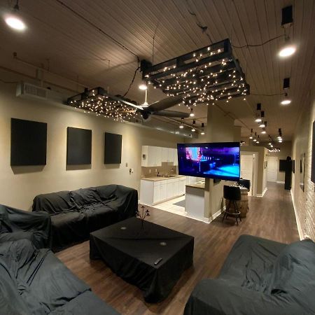 Blackout Themed Residence In The Prime Heart Of Omaha'S Old Market! Kültér fotó