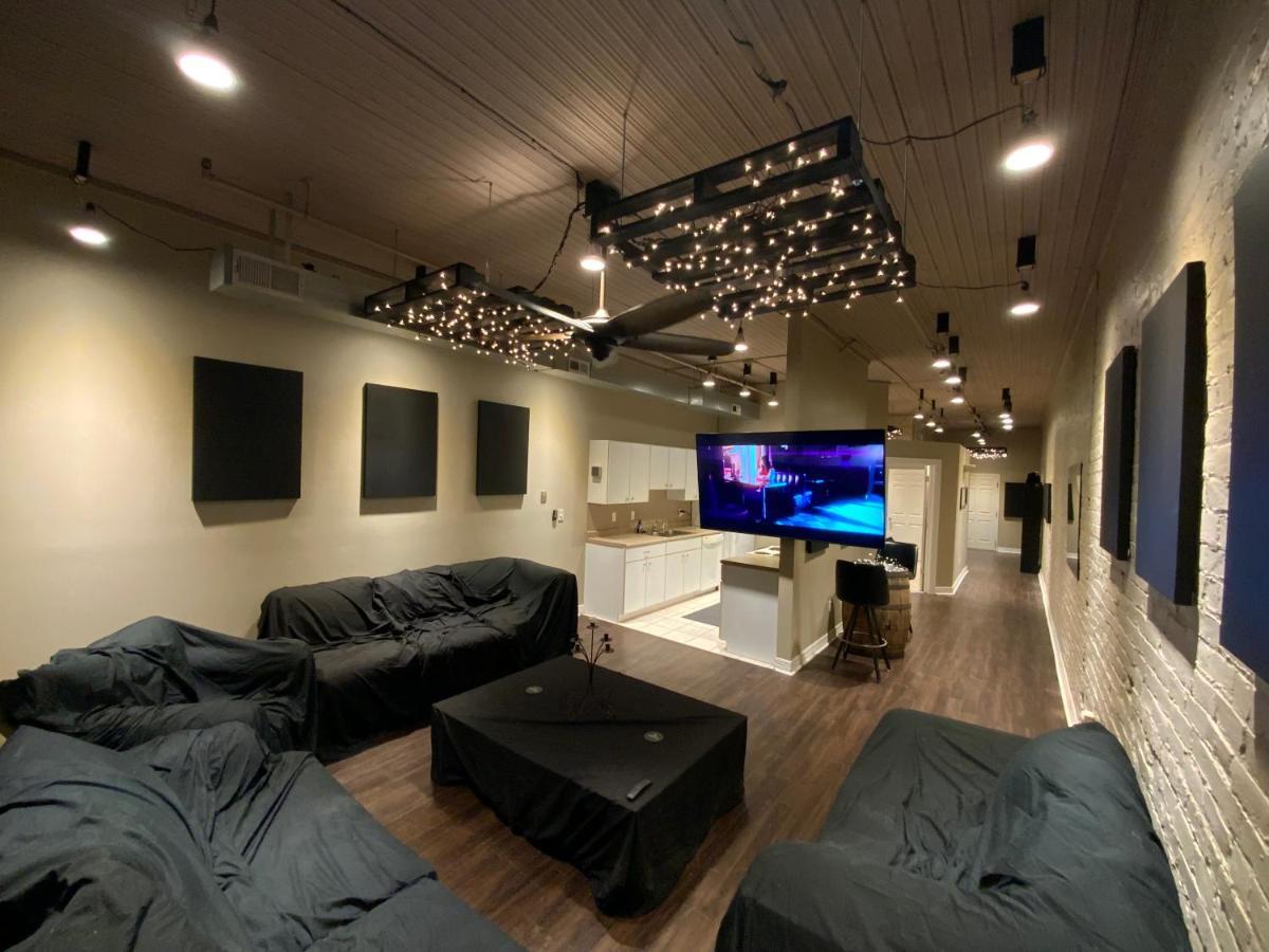 Blackout Themed Residence In The Prime Heart Of Omaha'S Old Market! Kültér fotó